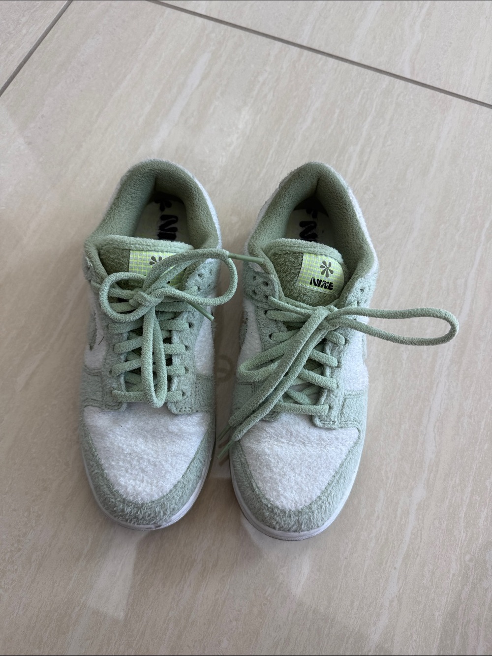 Nike Womens Dunk Low SE ‘Fleece - Honeydew’